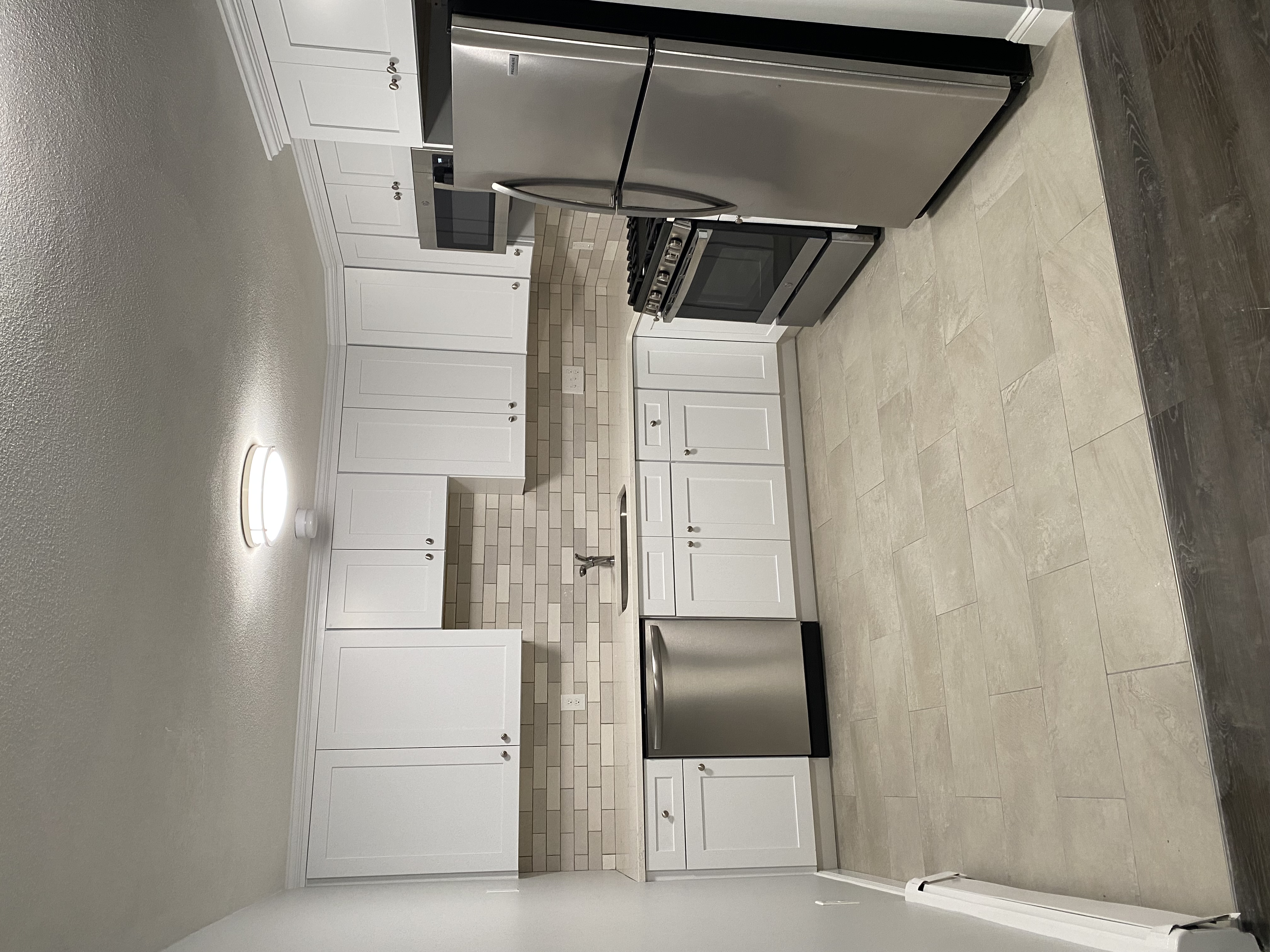 Kitchen remodel with tile backsplash